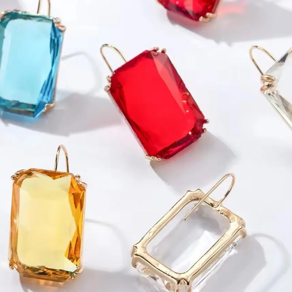 Vintage Champagne Gold Earrings - Picture 9 of 10